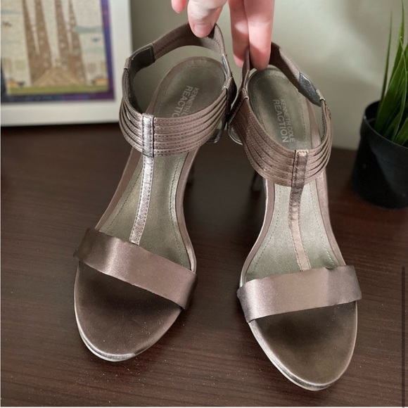 Kenneth Cole Reaction Sandals (9) - Picture 7 of 9